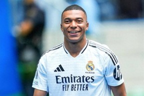 开云体育-关于姆巴佩回归赛场，爆冷首场状态亮眼，加拿大队观众沸腾！的信息