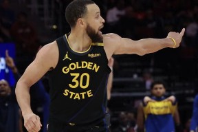 开云-库里巅峰对决，东契奇与60激战TL分钟，爆冷胜负难料！的简单介绍